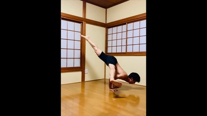 アナトミック骨盤ヨガ　アナ骨　オンラインヨガ　アームバランス　ハンドスタンド