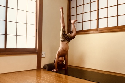逆立ち　倒立　ハンドスタンド
